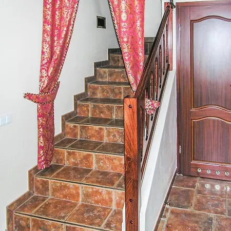 בית נופש Cozy In With Kitchen Lebcz